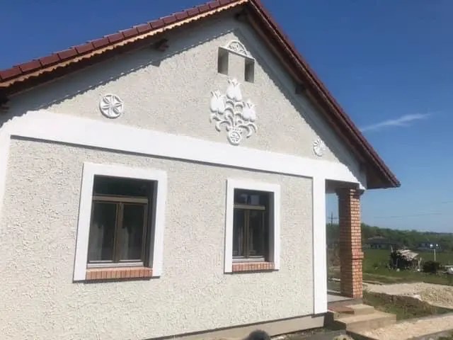 Balatonboglári antik homlokzat
